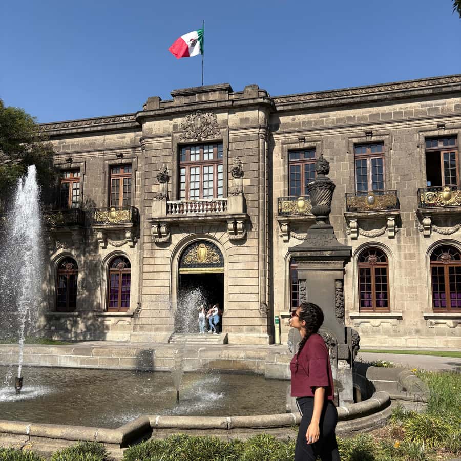 Chapultepec Castle: Private tour with local guide, tickets included - Key points to know before you book