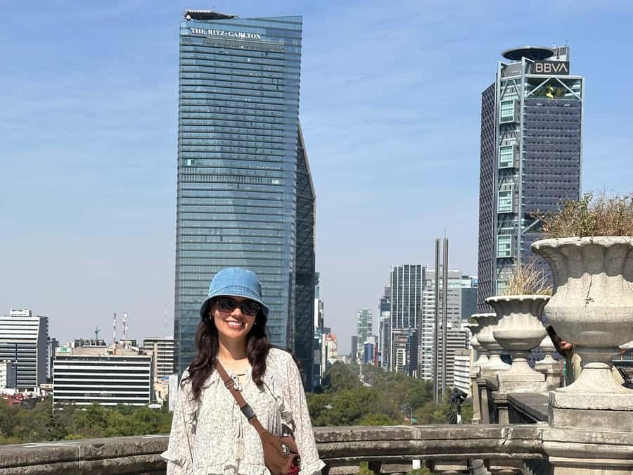 Chapultepec Castle: Private tour with local guide, tickets included - Starting in Chapultepec Forest
