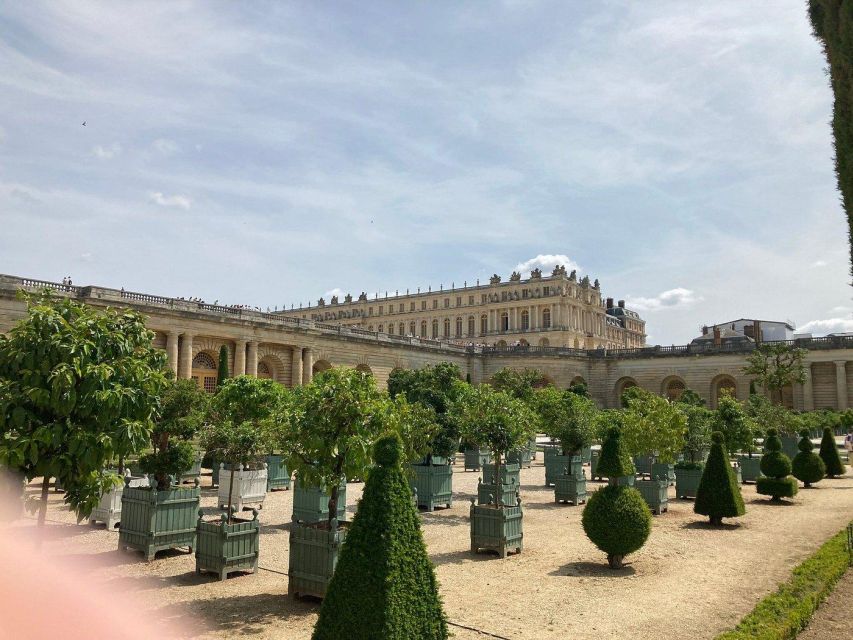 Chateau de Fontainebleau & Chateau de Versailles - Why Fontainebleau makes a smart first stop