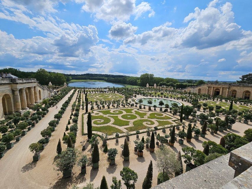 Chateau de Fontainebleau & Chateau de Versailles - Who will enjoy this day most