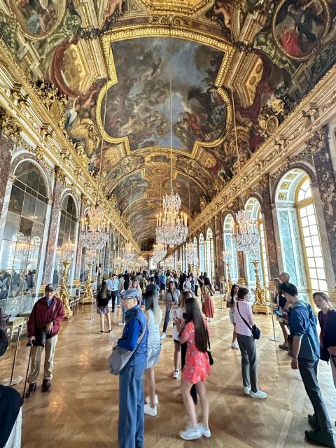 Chateau de Fontainebleau & Chateau de Versailles - Lunch in Fontainebleau, with room to choose