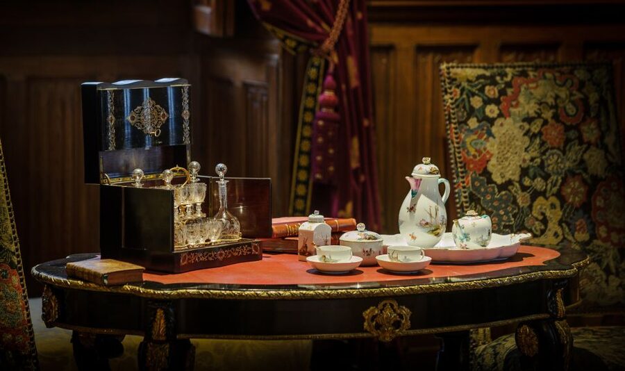 Château of Azay-le-Rideau Entry Ticket - Inside the Marquis of Biencourt’s living room and dining room