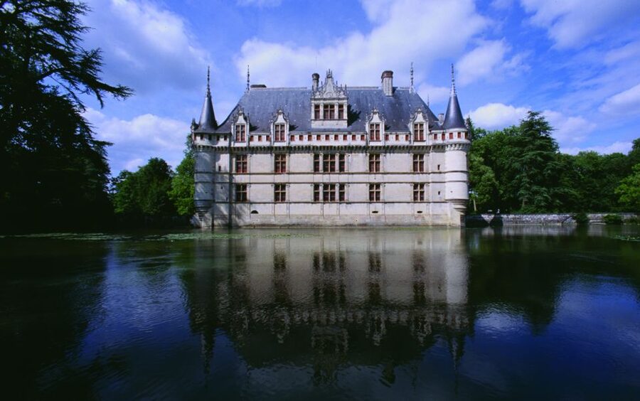 Château of Azay-le-Rideau Entry Ticket - Who will enjoy Azay-le-Rideau most
