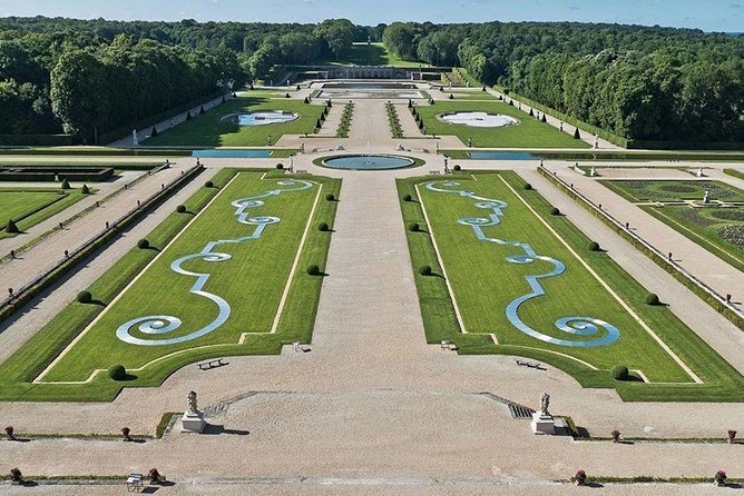 Chateau of Fontainebleau and Vaux le Vicomte 9-Hour Private Tour - Timing, meals, and the real cost of convenience