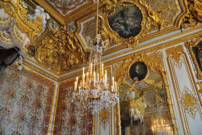 Château of Versailles and Marie Antoinette's Petit Trianon Private Tour - The formal gardens and fountains