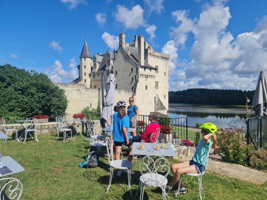 Chateaux de la Loire cycling ! - A picnic under the trees