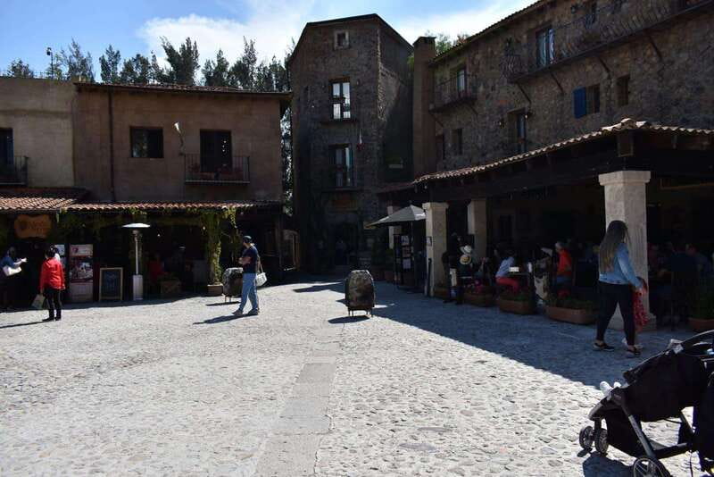 Chautla's Castle, Lavender Farm, and Valquirico Private Tour - Who should book this tour