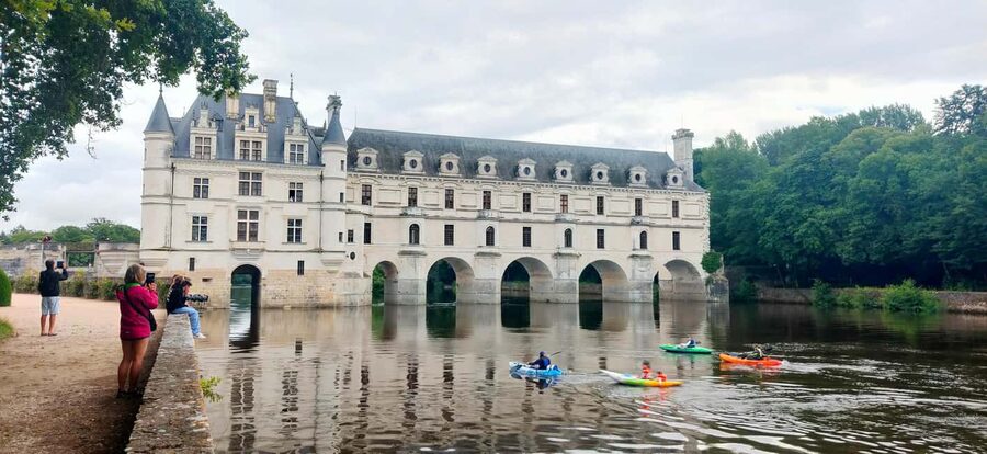 Chenonceau Castle: Private Guided Tour with Entry Ticket - Should you book the private Chenonceau tour?