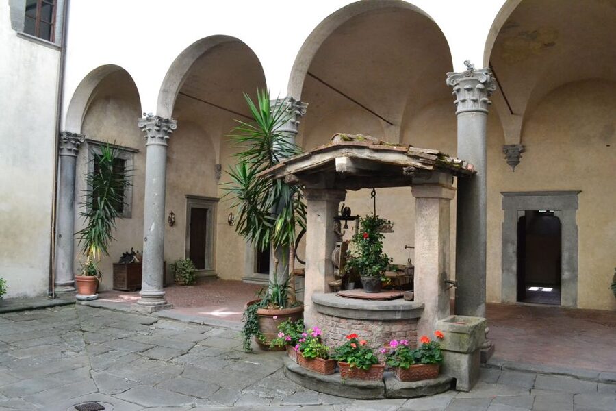 Chianti Rufina: Wine Tour in Castle & Historical Villa - Who should book this experience