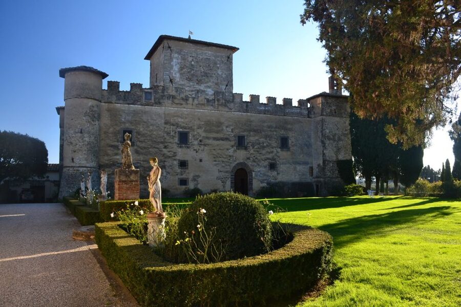 Chianti Rufina: Wine Tour in Castle & Historical Villa - Meeting in Florence and riding into the hills