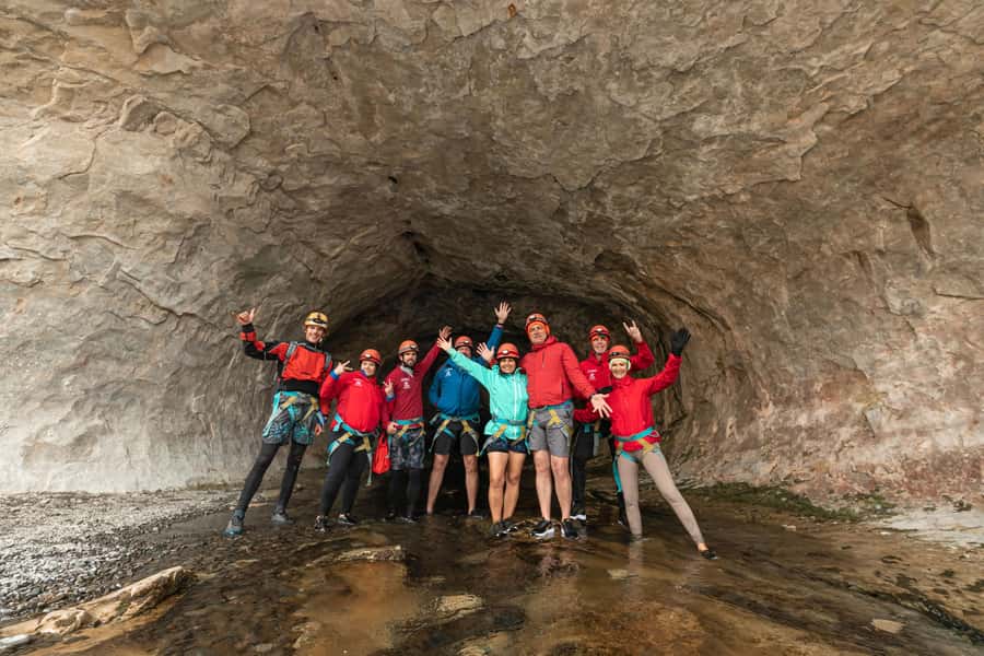 Christchurch: Caving & Optional Castle Hill Tour - What the guide adds