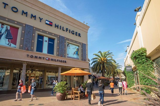 Citadel Outlets Transfer from Anaheim with VIP Lounge, storage & LAX Drop-Off - Who should book this experience?