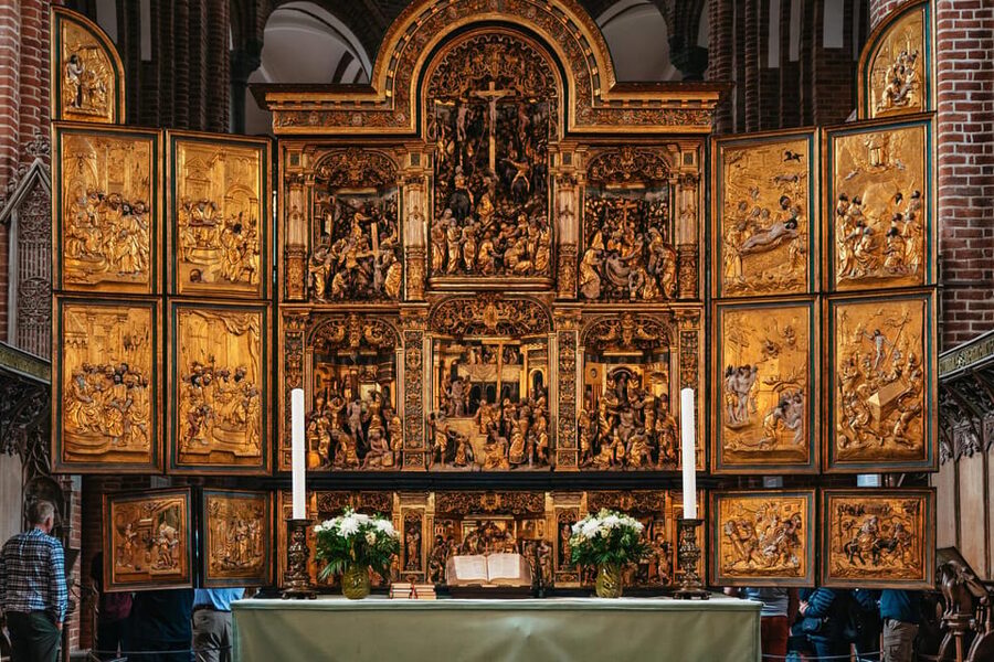 Copenhagen: Kronborg, Frederiksborg Castle and Roskilde Tour - Lunch in the middle of a busy day