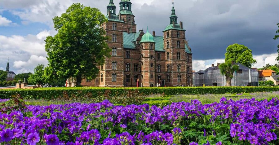 Copenhagen: Rosenborg Castle Tour with Skip-the-Line Ticket - The crown jewels and the Knights’ Hall