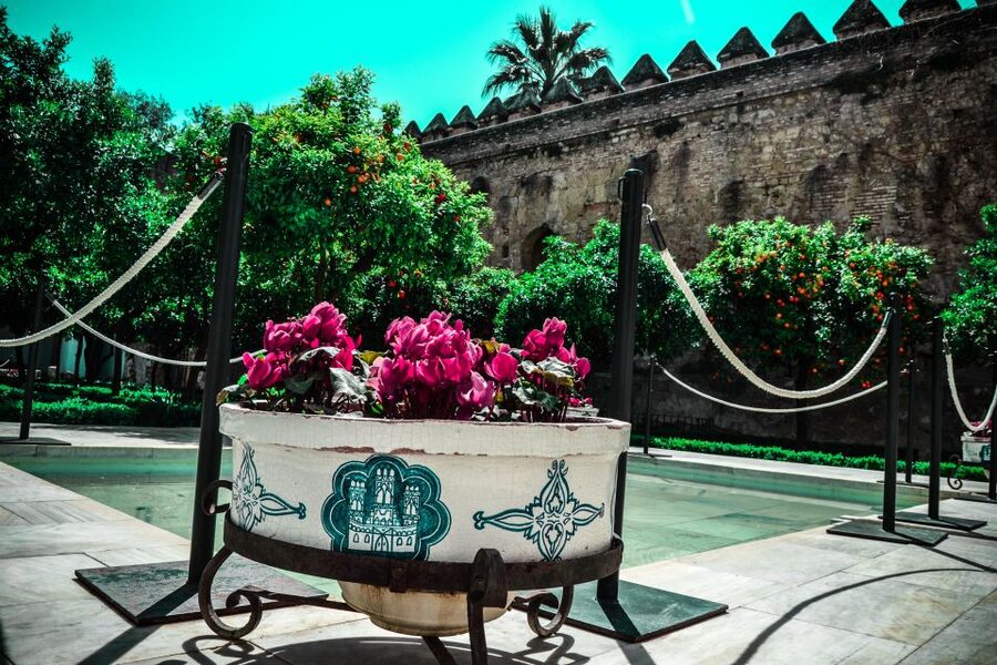 Cordoba: Alcázar de los Reyes Cristianos 1-Hour Guided Tour - The tower linked to Christopher Columbus