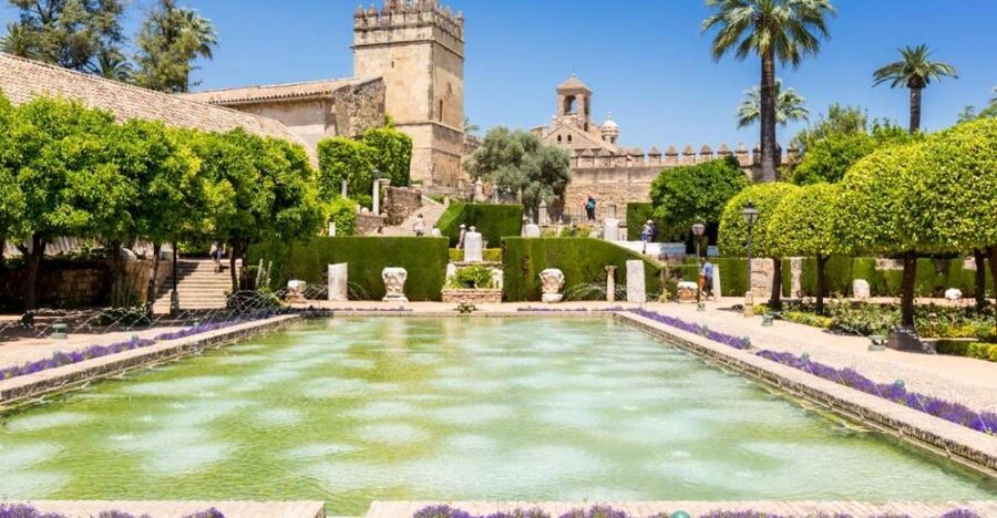 Cordoba: Alcazar of Christian Monarchs 1–Hour Guided Tour - Starting among the Alcazar gardens