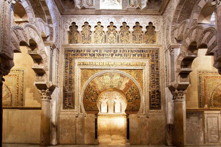 Córdoba Guided Tour of the Mosque, Jewish Quarter & Alcazar - The Alcázar visit and its renovation change