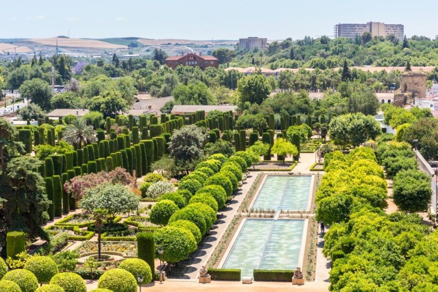 Córdoba: Mosque-Cathedral & Alcazar Guided Tour - Who will get the most from this tour