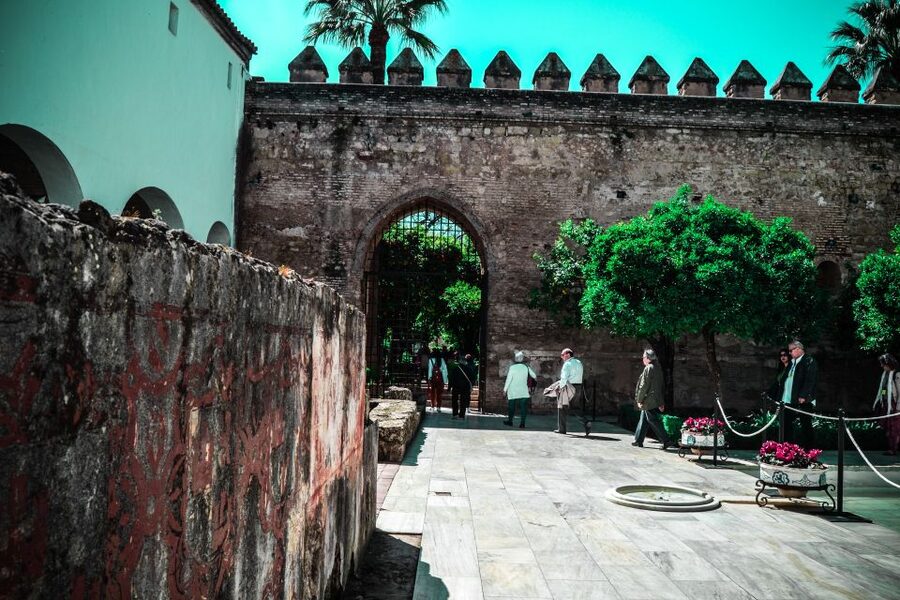 Córdoba: Mosque-Cathedral and Alcazar Tour - The historical link between the two sites