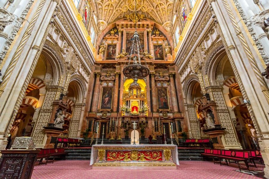 Córdoba: Mosque, Jewish Quarter and Alcázar 3-Hour Tour - The Artisans’ Souk and the walk between monuments