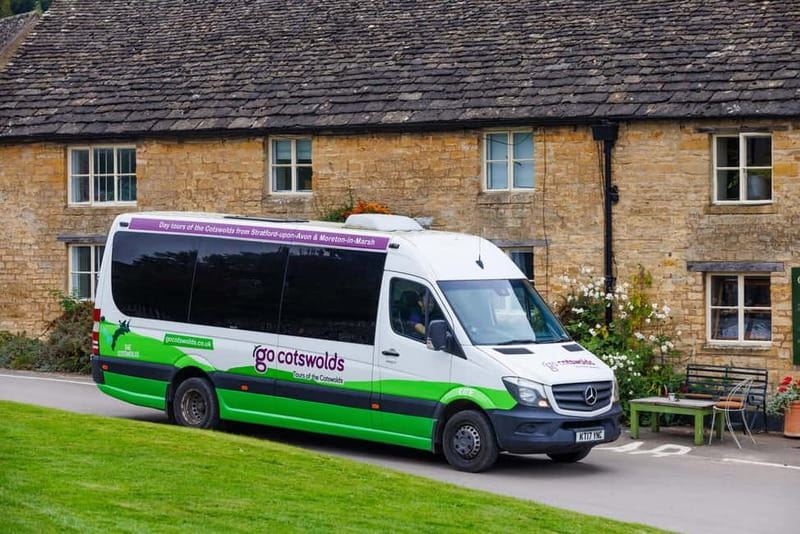 Cotswolds: Bath, Tetbury & Castle Combe tour - Local guides and the tone of the day