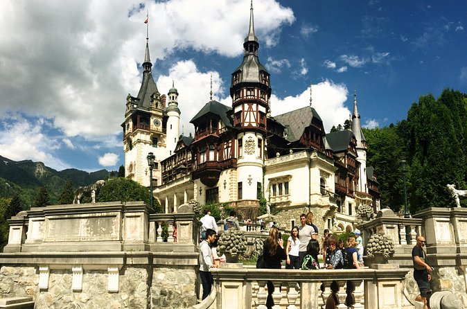 Count Dracula & Peles Castle in One Day from Bucharest - What the guide adds to a full-day route