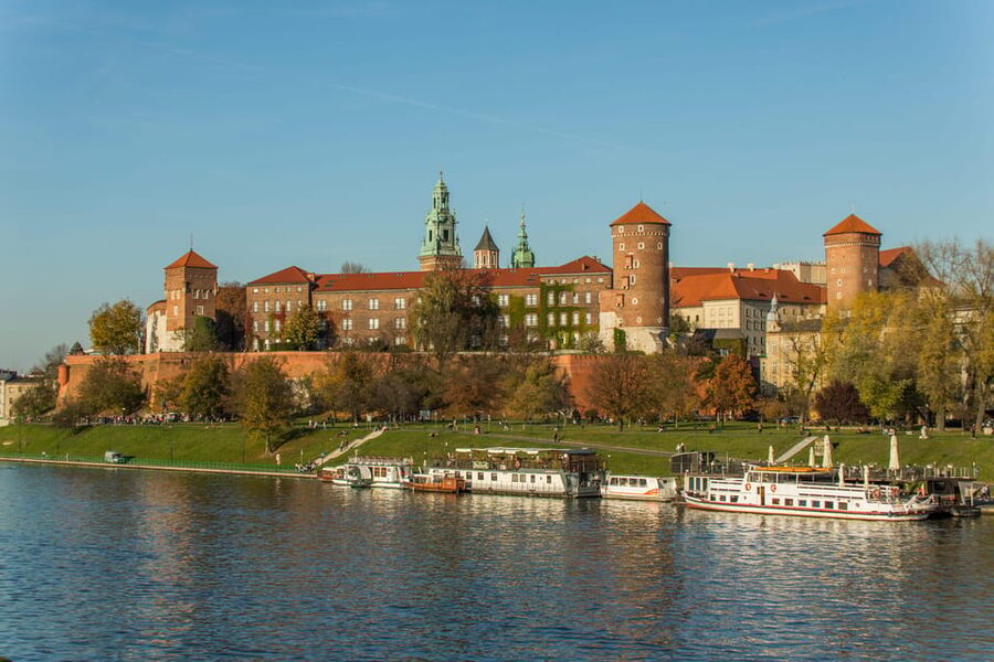 Cracow: Guided Tour of the Wawel Castle & Cathedral - Choosing your one permanent exhibition