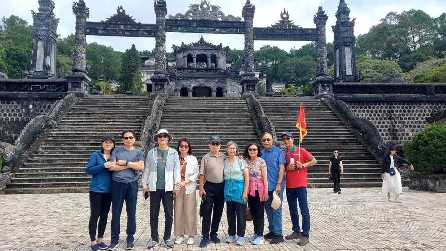 DaNang/Hoi An: Hue Citadel via Hai Van Pass Small Group Tour - Climbing to Khai Dinh Tomb