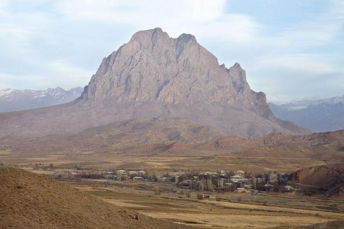 Day Tour from Nakhchivan to Alinja Castle, Ashabi Kahf and Khanegah Tomb - A private car is useful in Nakhchivan