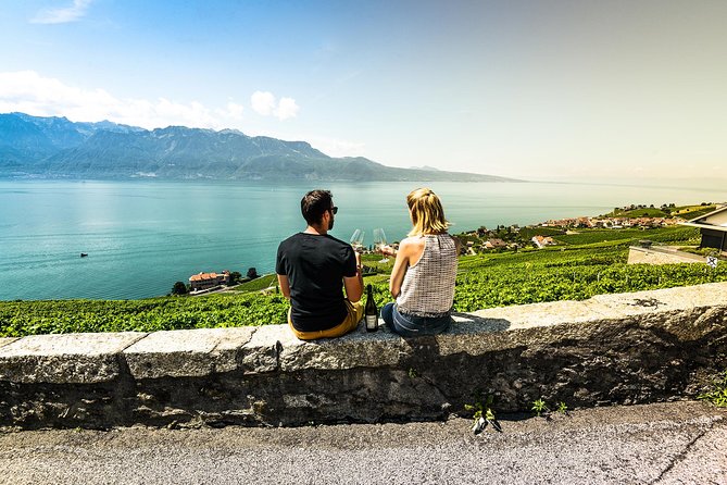 Day Trip to Montreux, Chaplin's World & Chillon Castle& apéritif - Chillon Castle and its medieval rooms