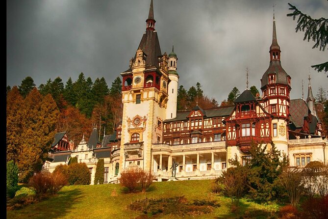 Dracula's Castle, Brașov city and Peleș Castle - Private tour - Guide quality can shape the whole day