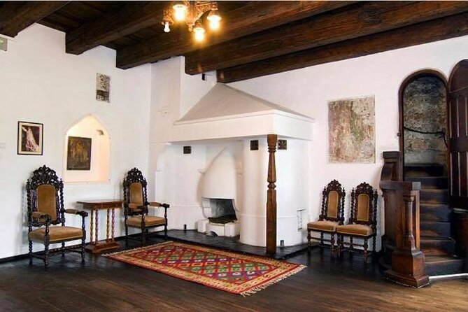 Dracula's Castle - Private Tour with Peleș Castle and Brașov city - Brașov’s old center and the Black Church