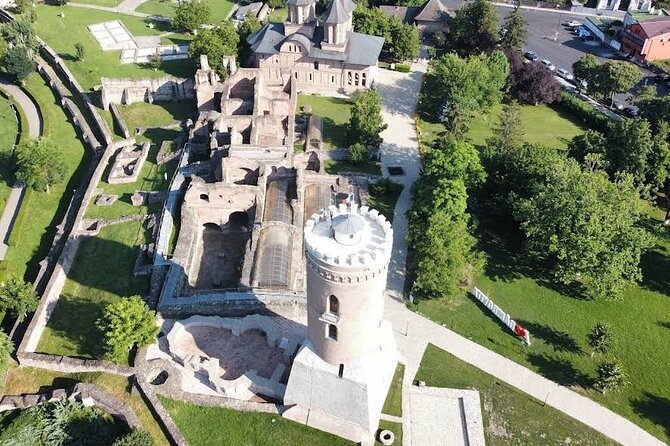 Dracula's Grave, Peleș Castle and Târgoviște Princely Court - What the private vehicle changes