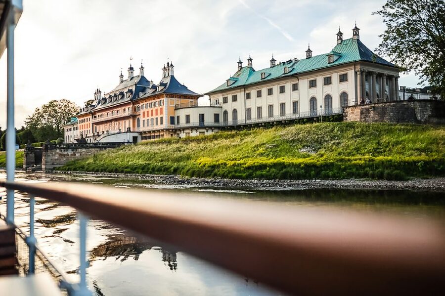 Dresden: Elbe River Cruise to Pillnitz Castle - Pillnitz Palace and the 20-minute pause