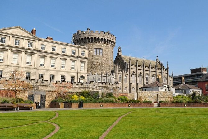 Dublin Book of Kells, Castle and Molly Malone Statue Guided Tour - Who should book this Dublin walking tour?