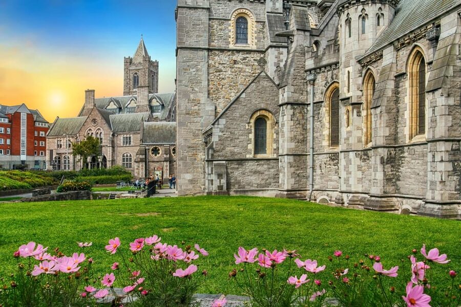 Dublin: Book of Kells, Dublin Castle and Christ Church Tour - Trinity College and the Old Library