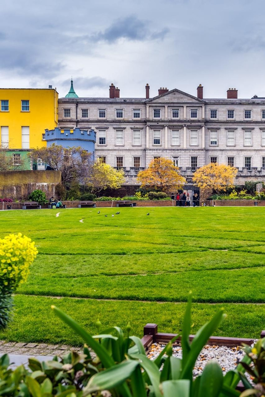Dublin: Book of Kells, Dublin Castle and Christ Church Tour - The guide makes or breaks this experience