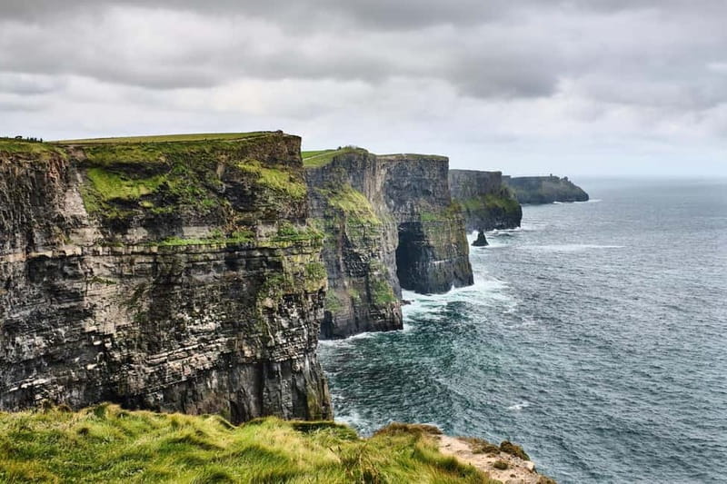 Dublin: Cliffs of Moher, Bunratty Castle and Ennis Day Trip - Bunratty Castle puts medieval Ireland first