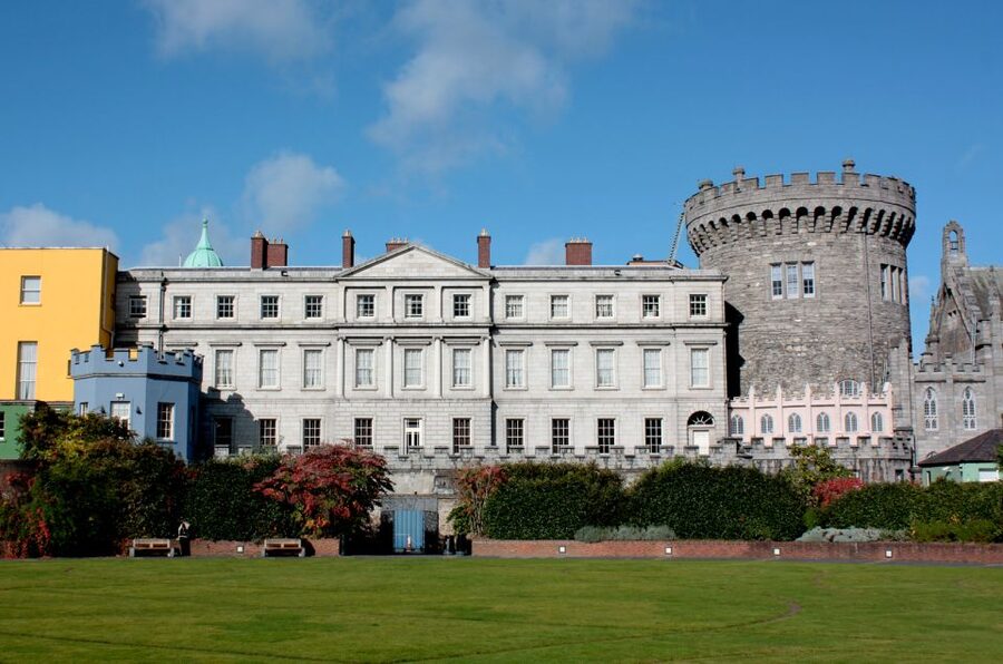 Dublin: Fast-Track Book of Kells Ticket & Dublin Castle Tour - Walking demands and practical limits