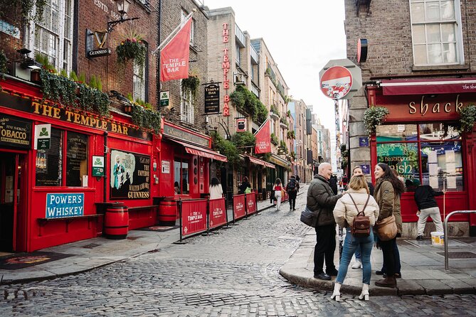 Dublin in a Day: Dublin Castle, Book of Kells, Guinness & Whiskey - Following the Liffey through central Dublin