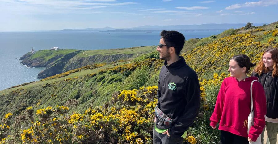 DUBLIN: Malahide castle and Howth MULTILINGUAL full day tour - From Dublin at 9:30 to the North Bay