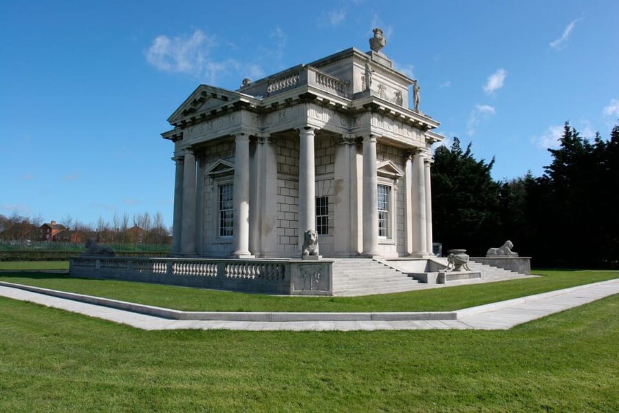 DUBLIN: Malahide castle and Howth MULTILINGUAL full day tour - Malahide Castle and its long Talbot connection