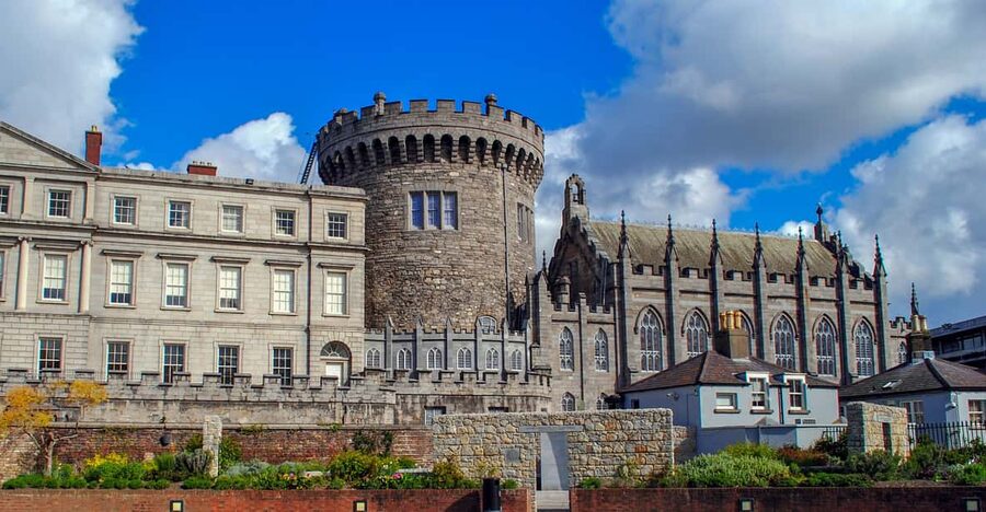 Dublin: St Patrick's, Book of Kells, and Dublin Castle Tour - Meeting at St Patrick’s Garden