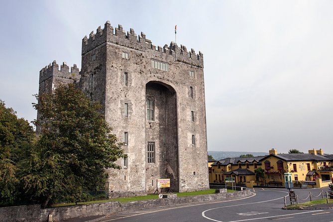Dublin to Bunratty Castle, Cliffs of Moher, Burren Galway by Rail - Lunch at Gus O’Connor’s Pub in Doolin