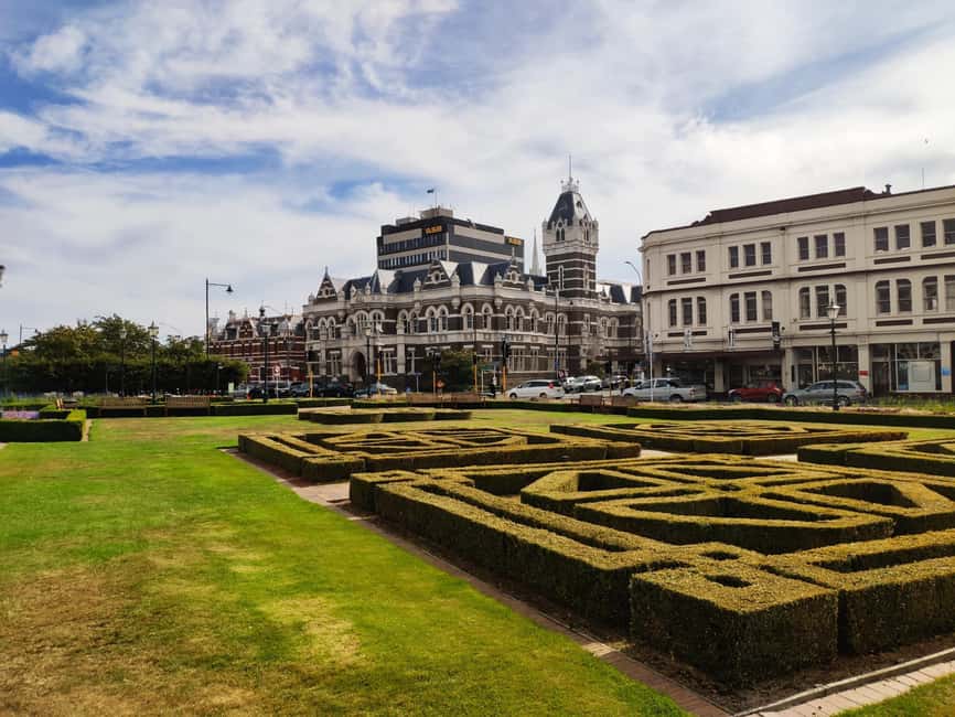 Dunedin City Highlights & Larnach Castle Tour - Baldwin Street: a short walk with a steep payoff