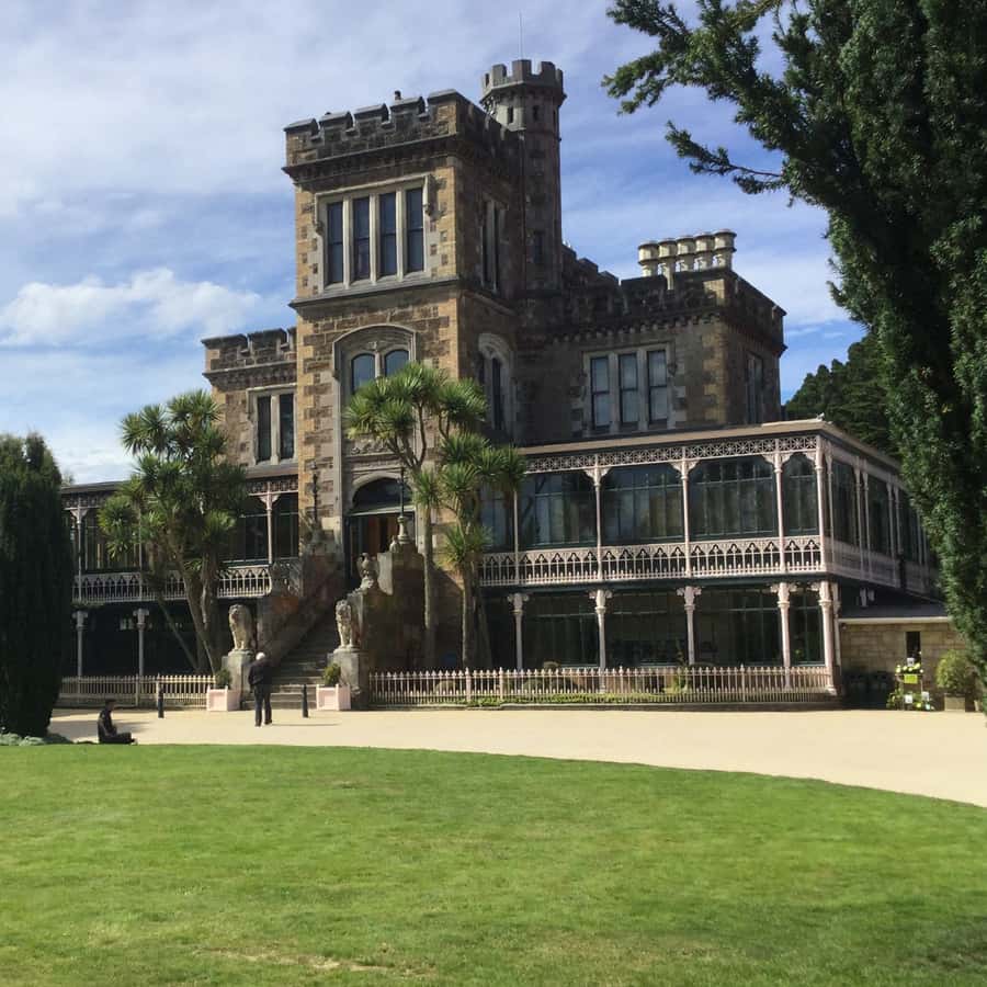 Dunedin: Peninsula with Lanarch Castle gardens & Olveston - Why this Dunedin tour works well from a cruise ship