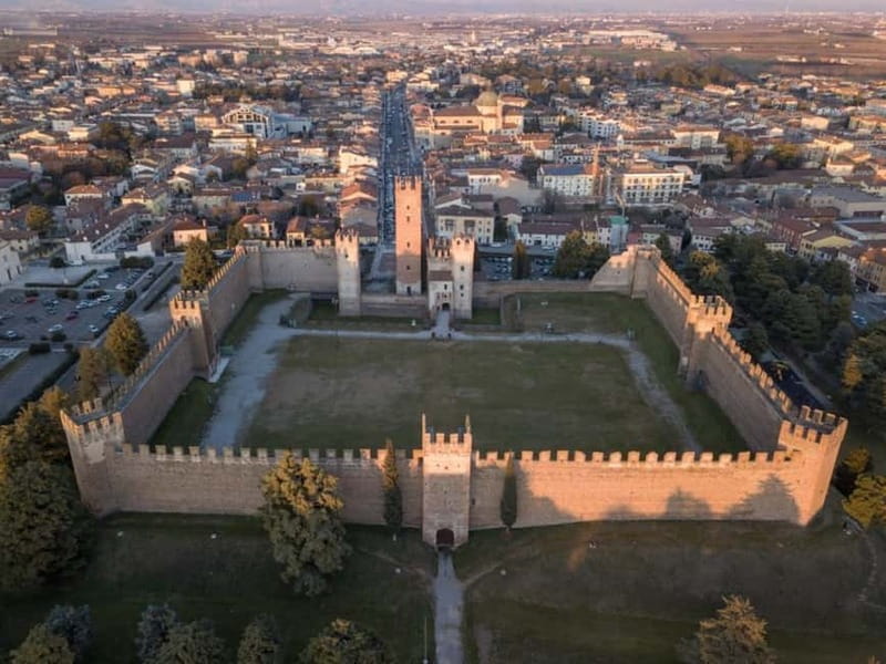 E-bike adventure among villages and medieval castles - Following the Tione River through open country
