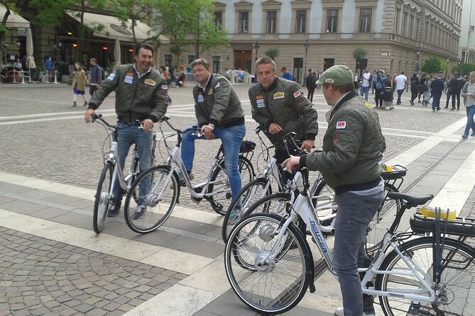 E-Bike Guided Tour in Castle Hill Budapest - The front-hub e-bike needs a short adjustment