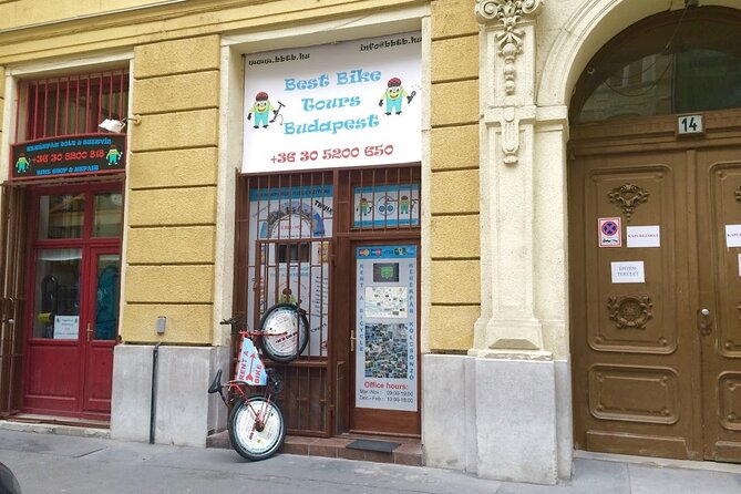 E-Bike Guided Tour in Castle Hill Budapest - Margaret Island offers a quieter middle section
