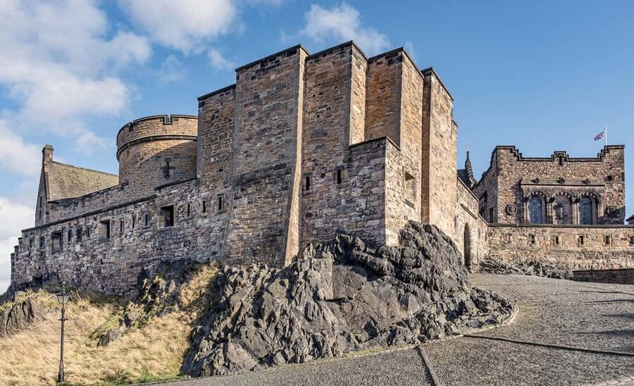 Edinburgh Castle: Express Guided Tour with Entry Ticket - Mons Meg, the six-ton cannon
